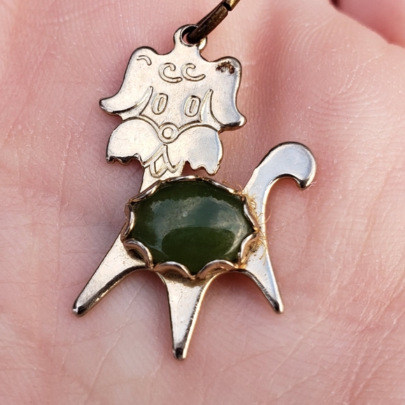 70's Retro Cartoon Dog with Jade Stone Pendant - Picture 4 of 4